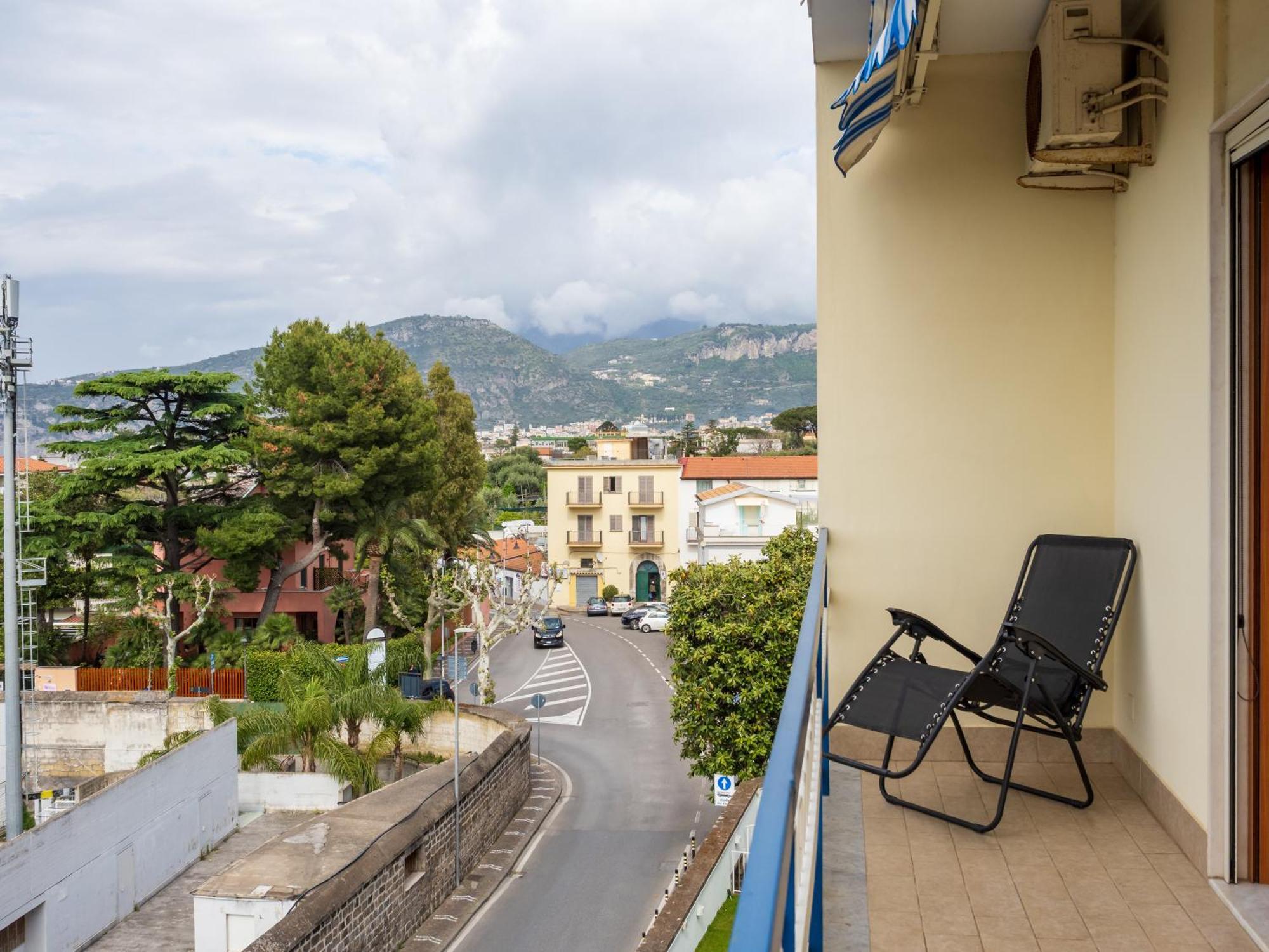 Residenza Le Sirene City Center Sorrento Bagian luar foto