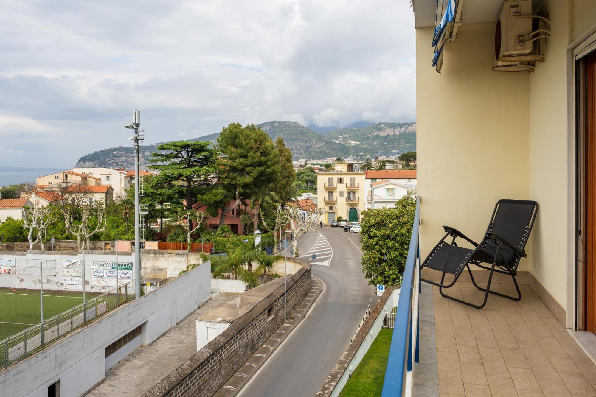 Residenza Le Sirene City Center Sorrento Bagian luar foto