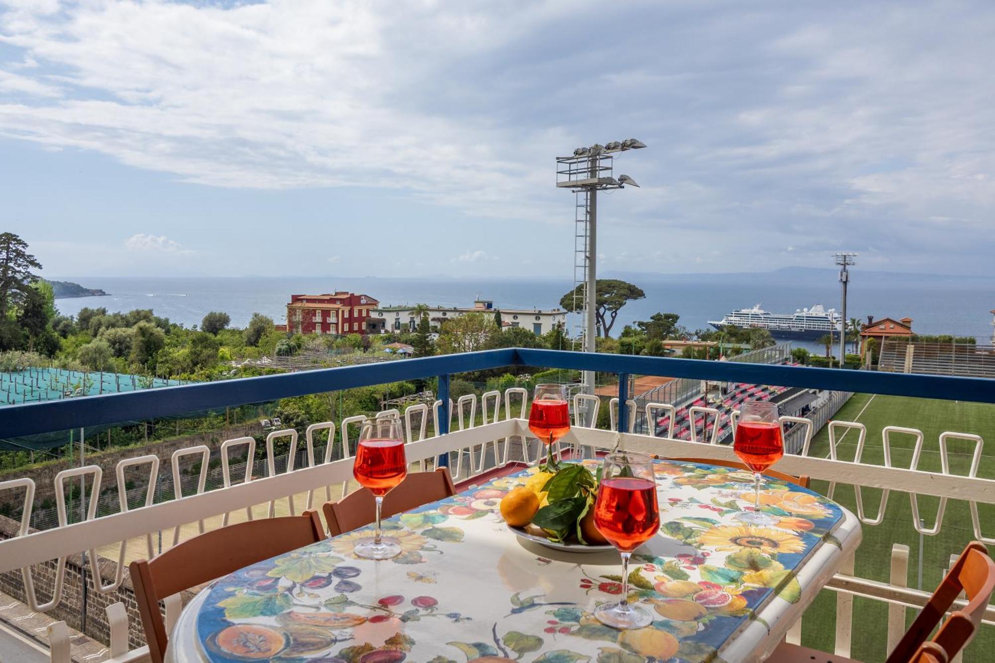 Residenza Le Sirene City Center Sorrento Bagian luar foto