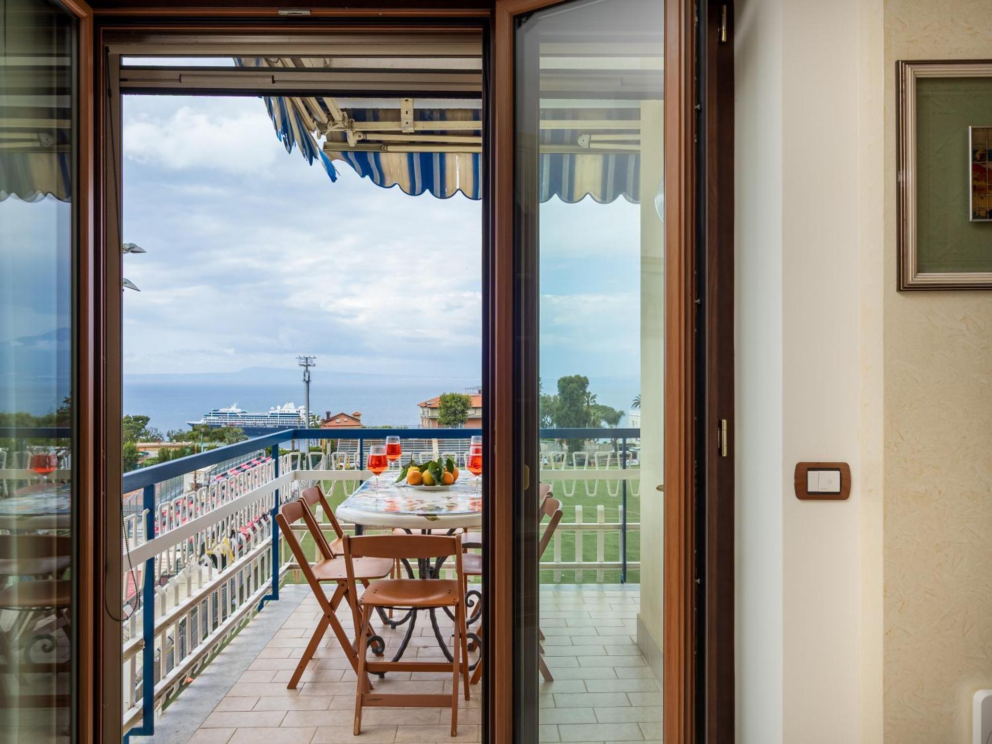 Residenza Le Sirene City Center Sorrento Bagian luar foto